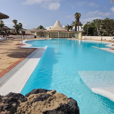 Bungalow La Palmera - 2 Bedroom - Playa Roca Residence Sea Front Access - Pool View - Free Ac - Wifi Costa Teguise Extérieur photo