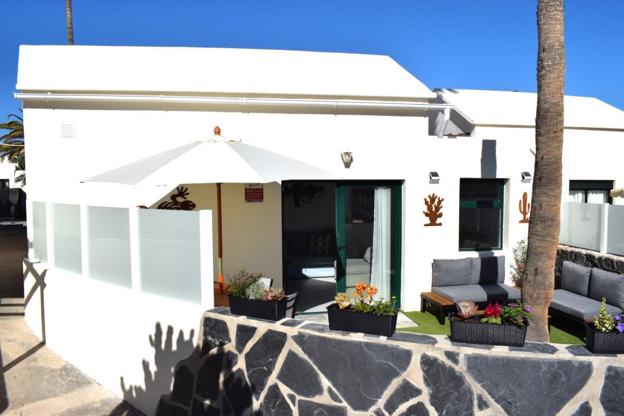Bungalow La Palmera - 2 Bedroom - Playa Roca Residence Sea Front Access - Pool View - Free Ac - Wifi Costa Teguise Extérieur photo