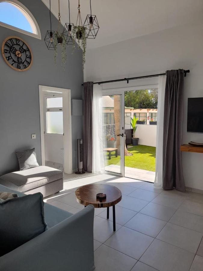 Bungalow La Palmera - 2 Bedroom - Playa Roca Residence Sea Front Access - Pool View - Free Ac - Wifi Costa Teguise Extérieur photo